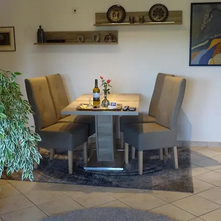 Ferienwohnung Am Waldrand - B51910 Brohl-Lutzing