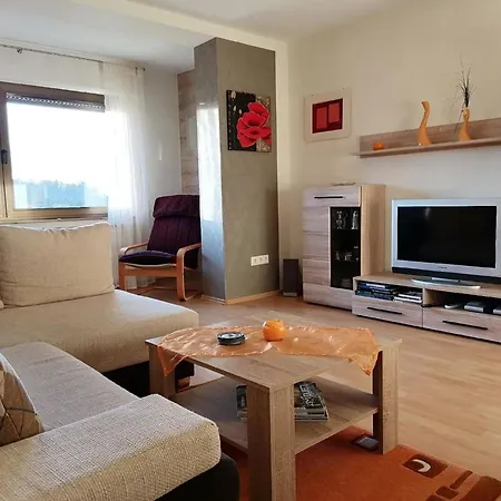 Ferienwohnung Am Waldrand - B51910 *